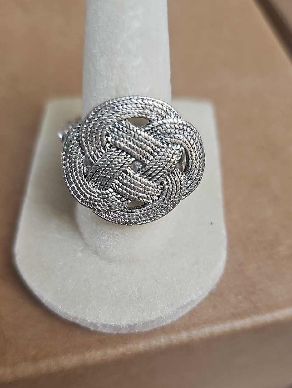 Silver Knotted Disk Elastic Stretch Ring -